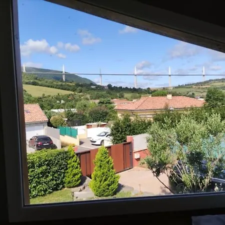 Maison Avec Jardin Au Pied Du Viaduc De Millau Creissels